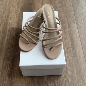 BRAND NEW!!! RAYE SANDALS W/ SMALL HEEL SIZE 7
